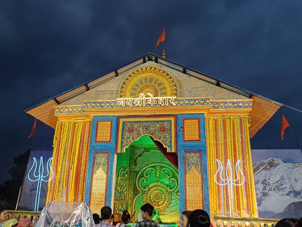 Indore News: इंदौर में लगा "सादगी महोत्सव, दिखी देश विदेश की खूबसूरत झांकी