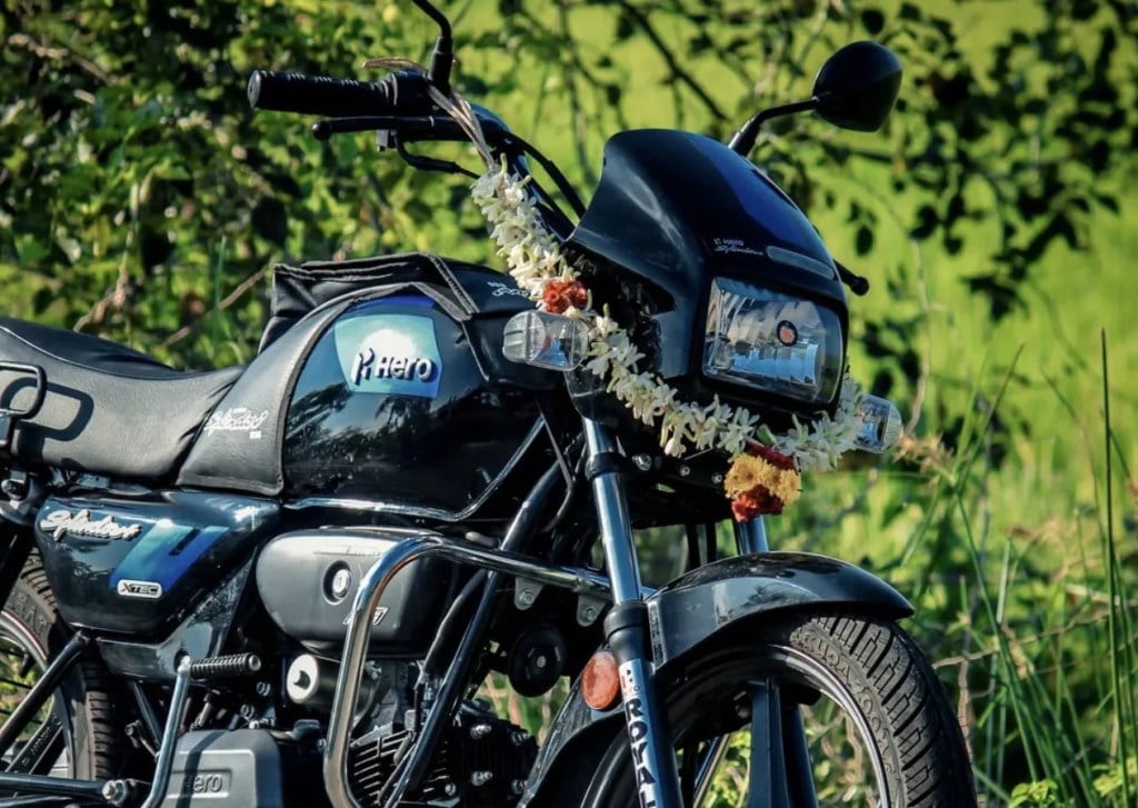 Hero Splendor Plus कंपनी दे रही है जून के इस महीने में 8999रु में यह बाइक, और मिलेंगा कैशबैक