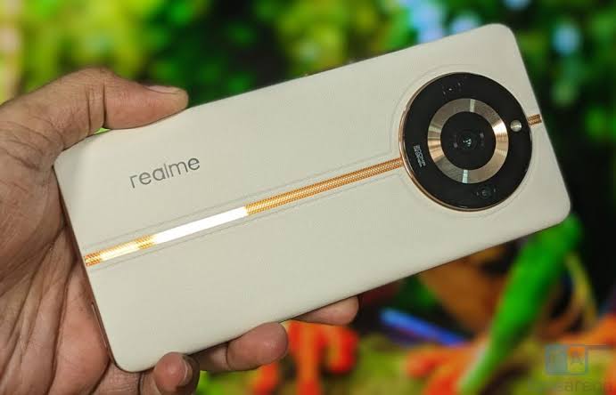 iPhone की हवा टाइट कर देगा Realme का चमकता फ़ोन, कैमरे से करेगा DSLR को फेल, जाने कीमत और धमाकेदार ऑफर