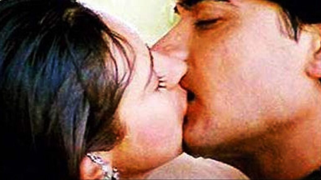 Karisma Kapoor और आमिर खान ने किसिंग सीन को फ़रमाया था 47 बार, हालात हो गयी थी ख़राब