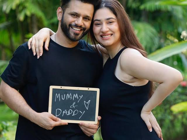 Disha Parmar ने शेयर किया बेबी बम्प के साथ सेल्फ़ी वाली फ़ोटो 