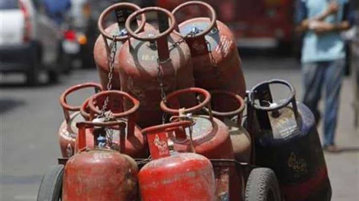Gas Cylinder New Rate : केंद्र सरकार की बड़ा फैसला ! गैस सिलेंडर ₹1050 के बजाय ₹675 में मिलेगा
