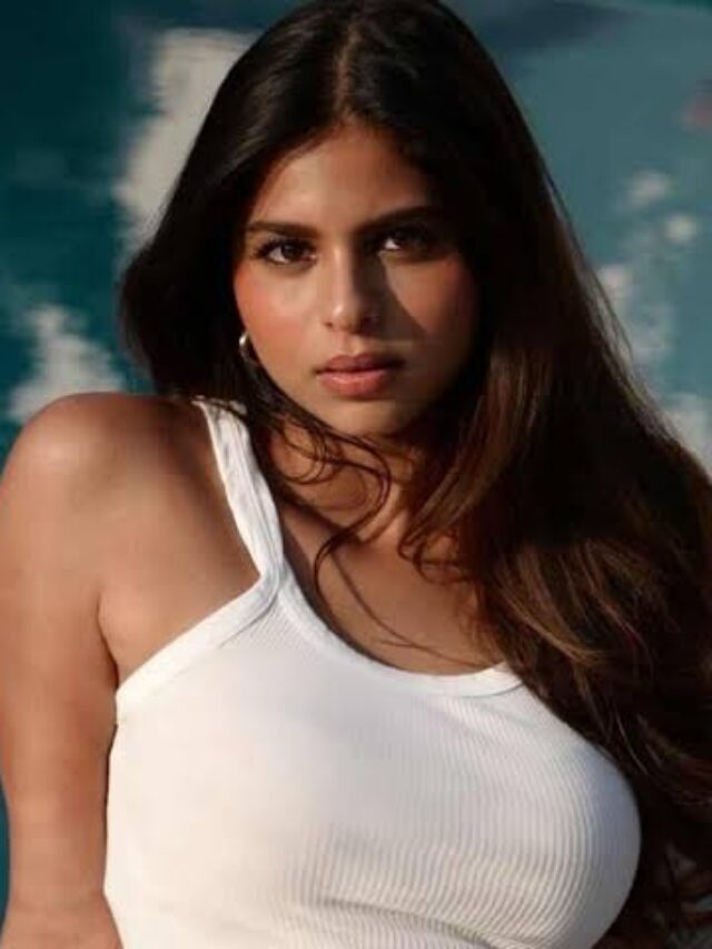 Suhana Khan ने ब्लैक ड्रेस में दिखाया बोल्ड अंदाज, चेहरे के