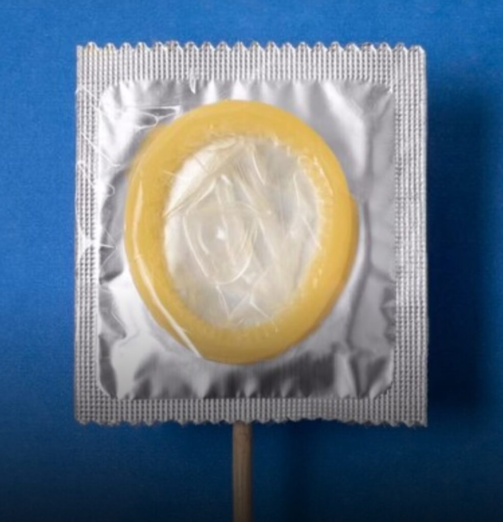 Condom कंडोम का आविष्कार किसने किया था?