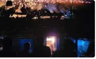 MULTAI NEWS: एक ही गांव में दो घरो में आग लगने से गैस सिलेंडर फूटा, लाखो का सामान जलकर हुआ खाक