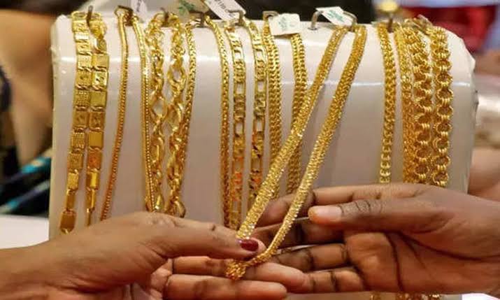 Gold price today: सोना खरीदने के है सौकीन तो इस तरह से जाँचे सोने की शुद्धता