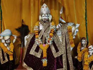 Multai News: मुलताई के रामदेव बाबा मंदिर में हुई करीब 1.50 लाख रूपए की चोरी।
