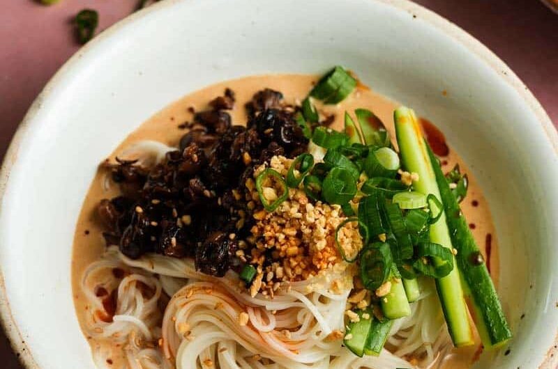 Mushroom Noodles: इस रेसिपी से बनाएं स्वादिष्ट मशरूम नूडल्स, फिर भूल जाएंगे सादे नूडल्स का स्वाद