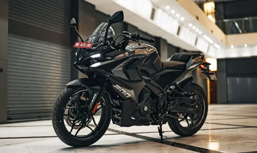 Bajaj Pulsar RS200 2024 जो की स्मार्ट फीचर्स और पावरफुल इंजन के साथ आती है