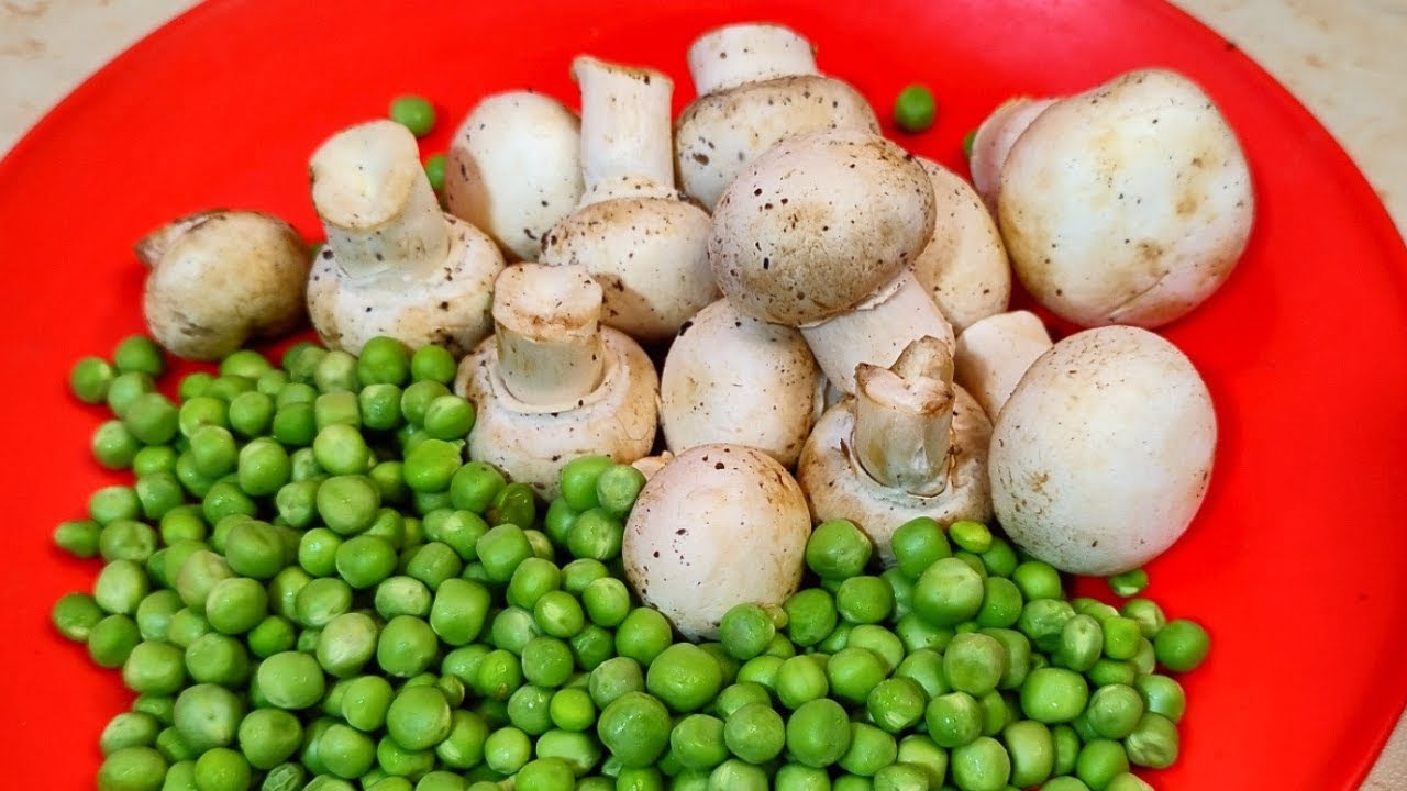 Make pea mushroom curry for lunch, the taste will be such that everyone will lick their fingers